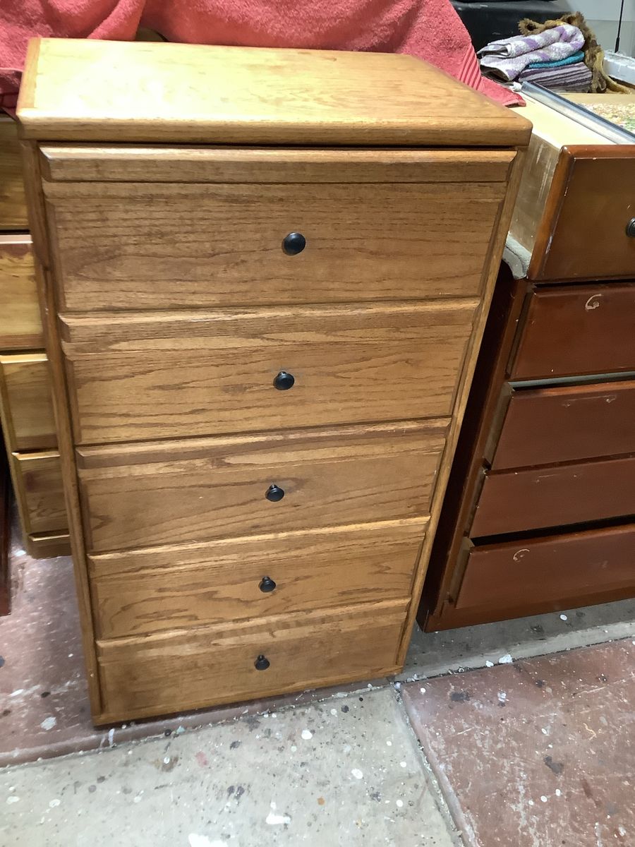 5 Drawer Knotty Pine Dresser