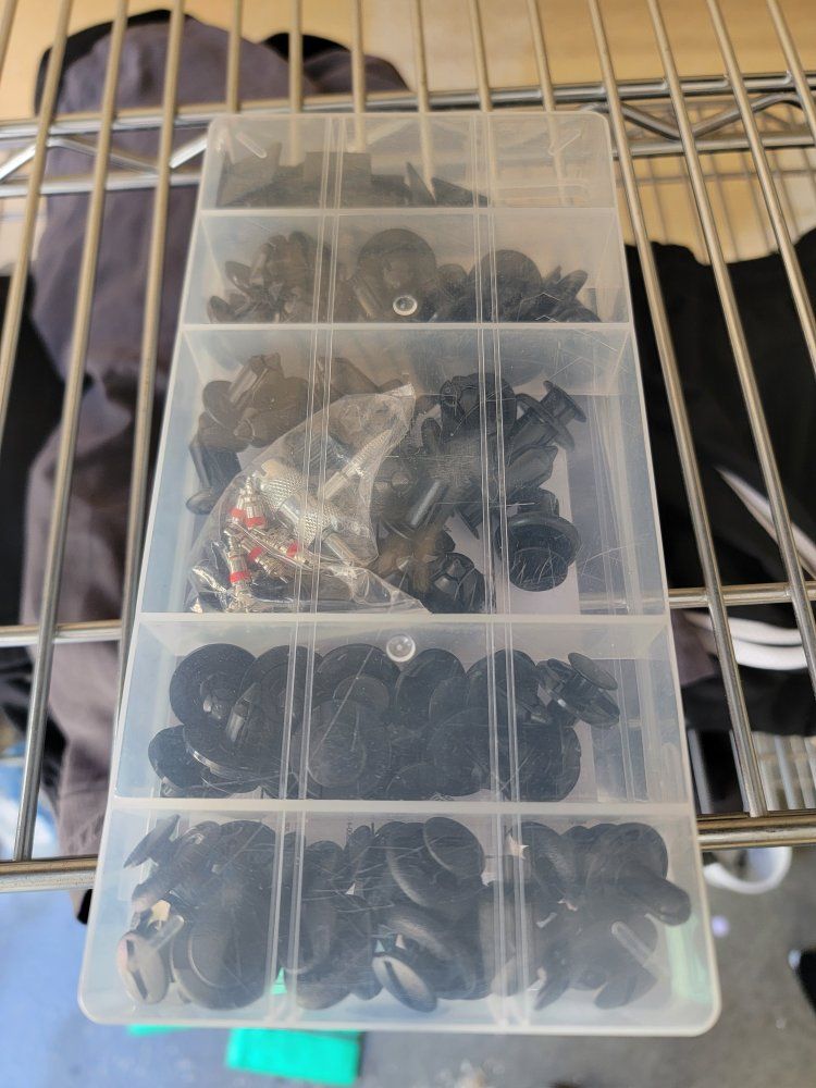 Box of pop clips