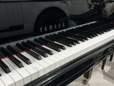 Yamaha GH1 Grand Piano