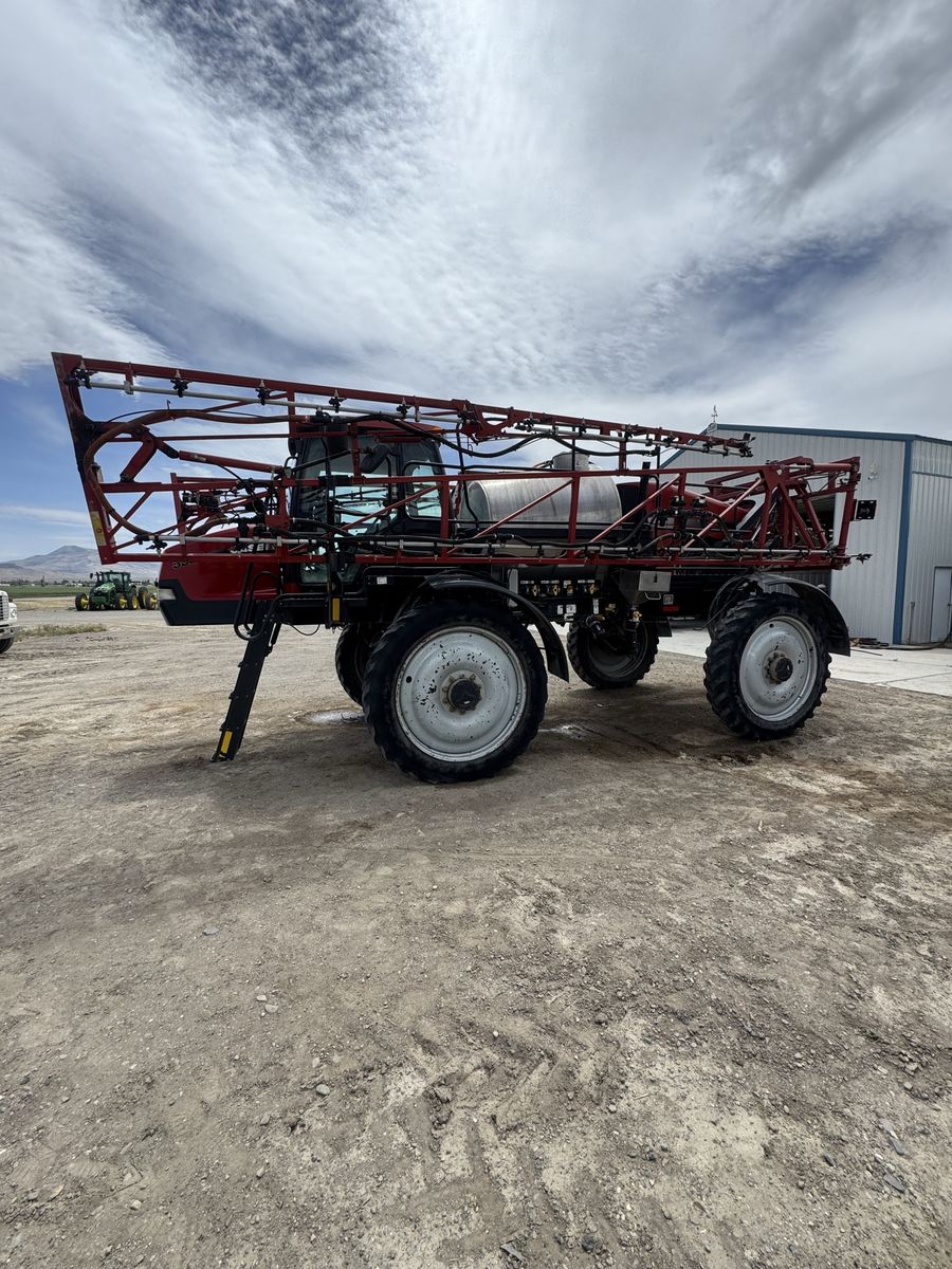 2013 Case IH Patriot 3330 Sprayer