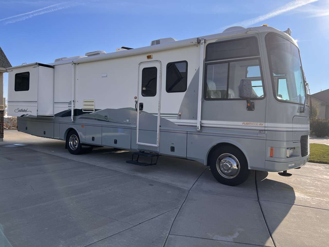 2000 Fleetwood Southwind 34N