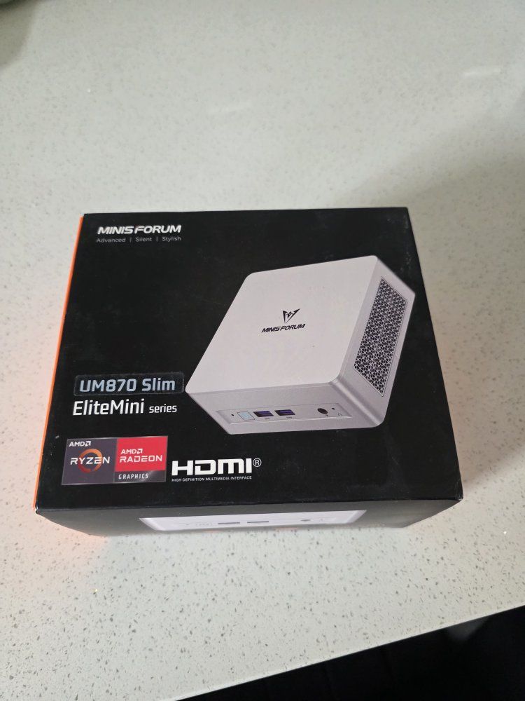 MINISFORUM UM870 Slim EliteMini PC - AMD Ryzen 7 8745H, 32GB RAM, 1TB SSD