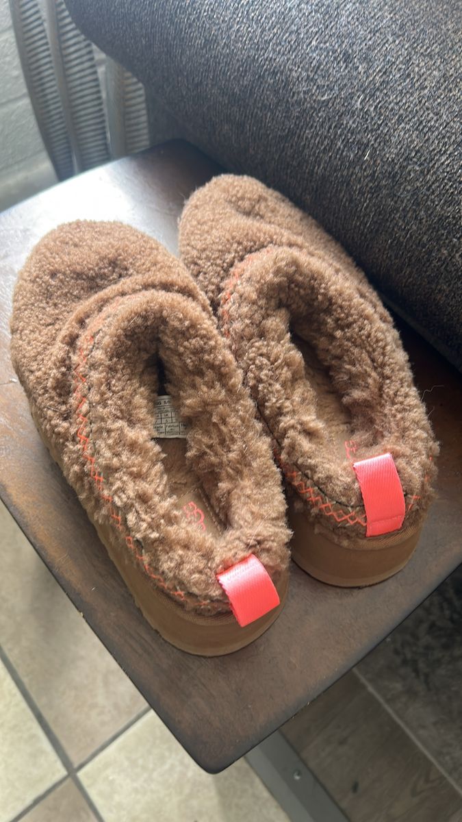 UGG Tasman Maxi Curly slippers size 7