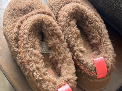 UGG Tasman Maxi Curly slippers size 7
