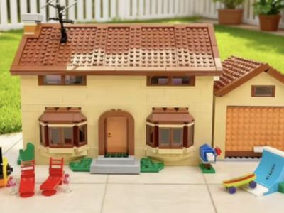 Simpsons House LEGO Set NIB (NOT official LEGO)
