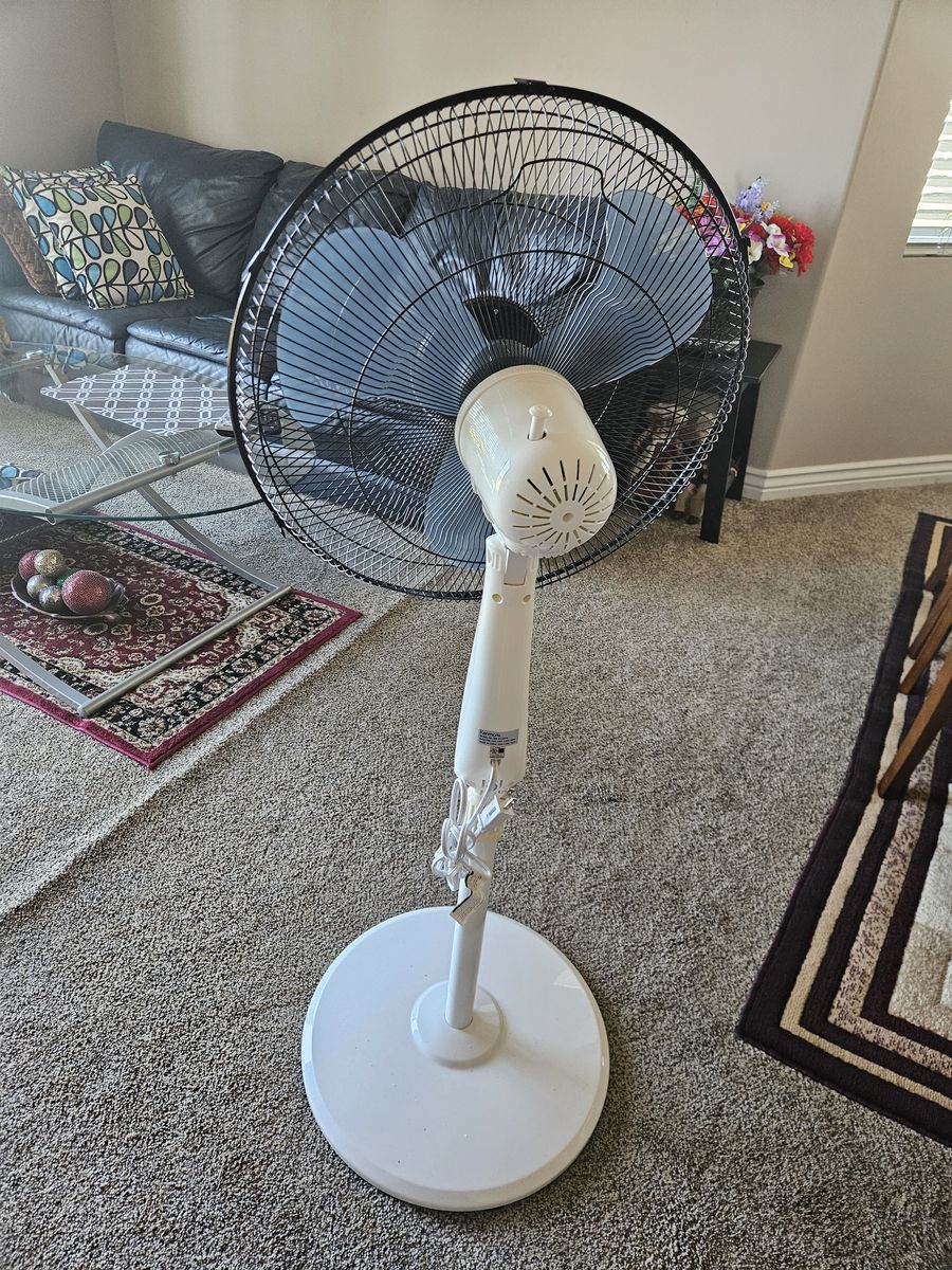 Kenmore Pedestal Fan - 16-inch Oscillating, 3-Speed - Like New Condition