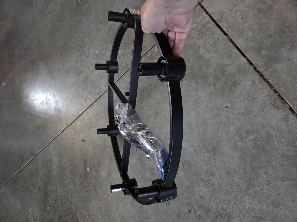 OVE round light fixture