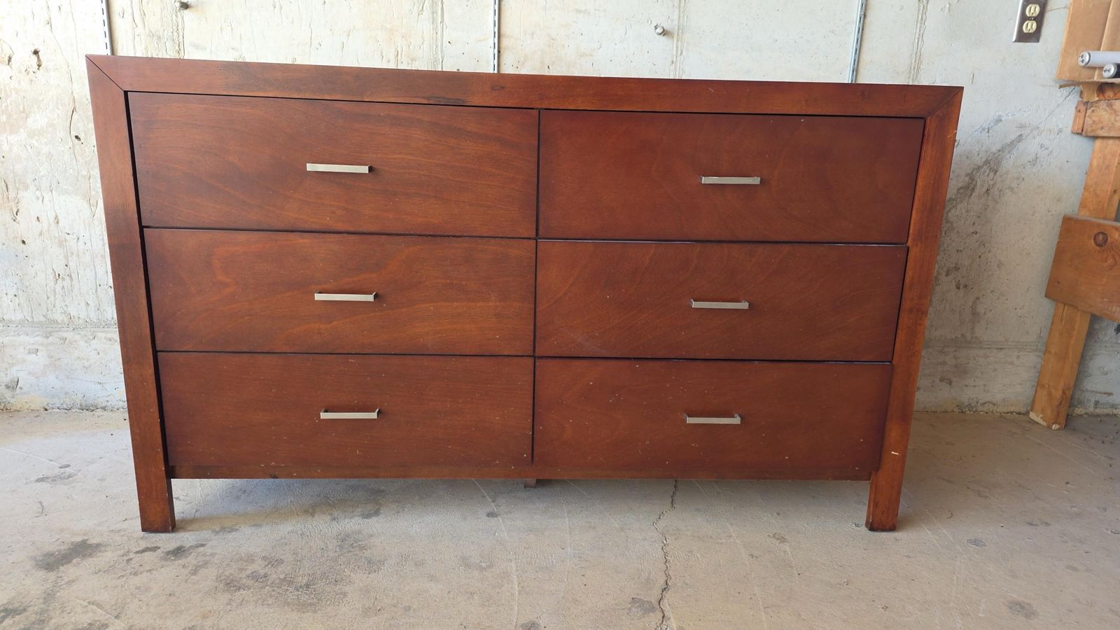 6-Drawer Wood Dresser with mirror