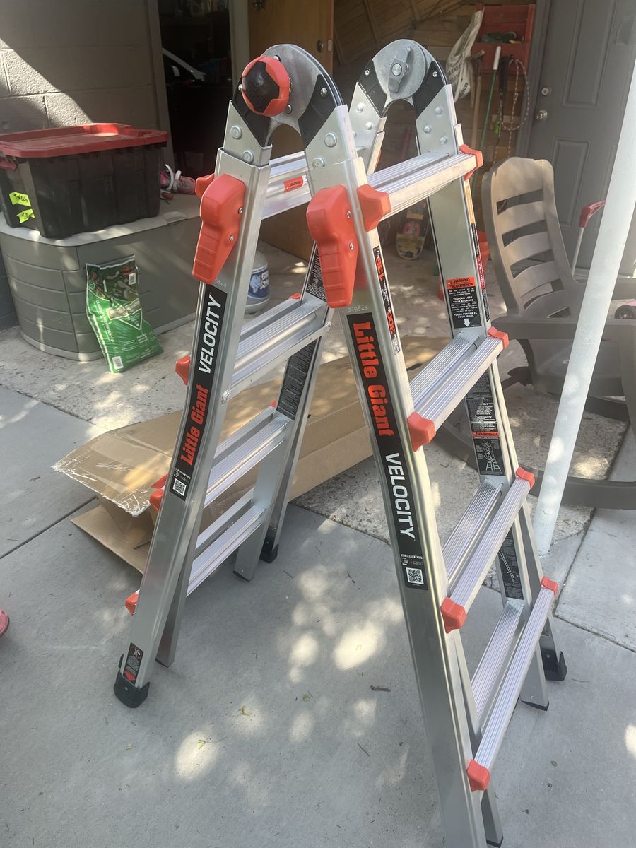 Little Giant Ladders M17