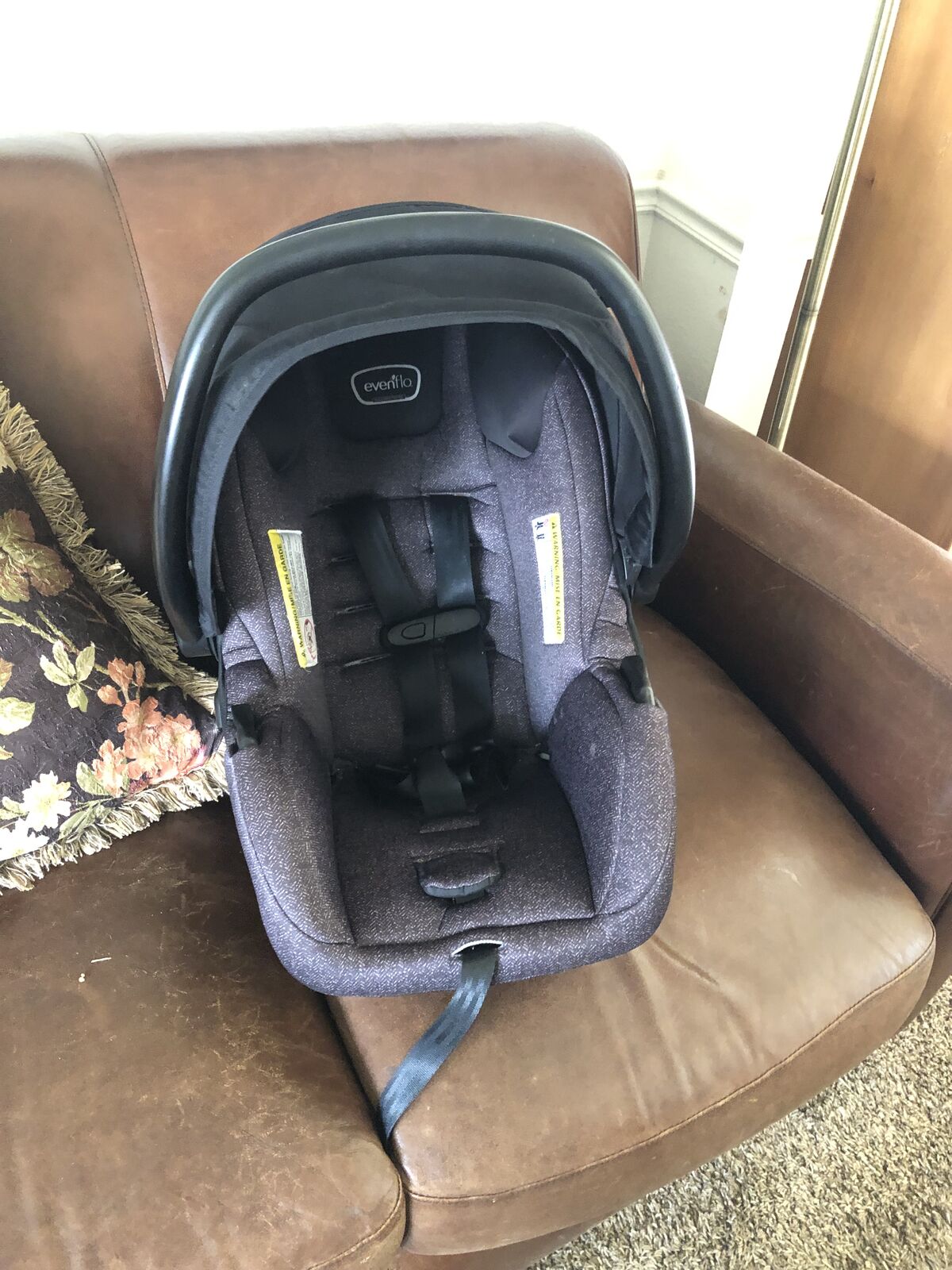 Evenflo Litemax Infant Carseat With 2 Car Bases