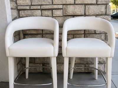 Set of 2 White Upholstered Counter Height Bar Stools