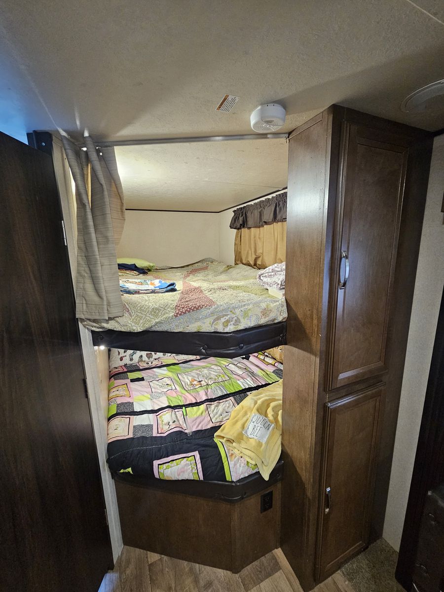Main image 8