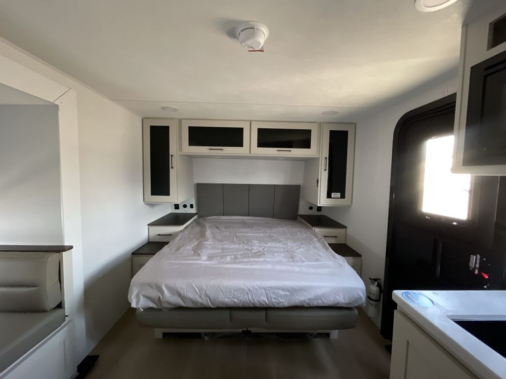 Main image 37