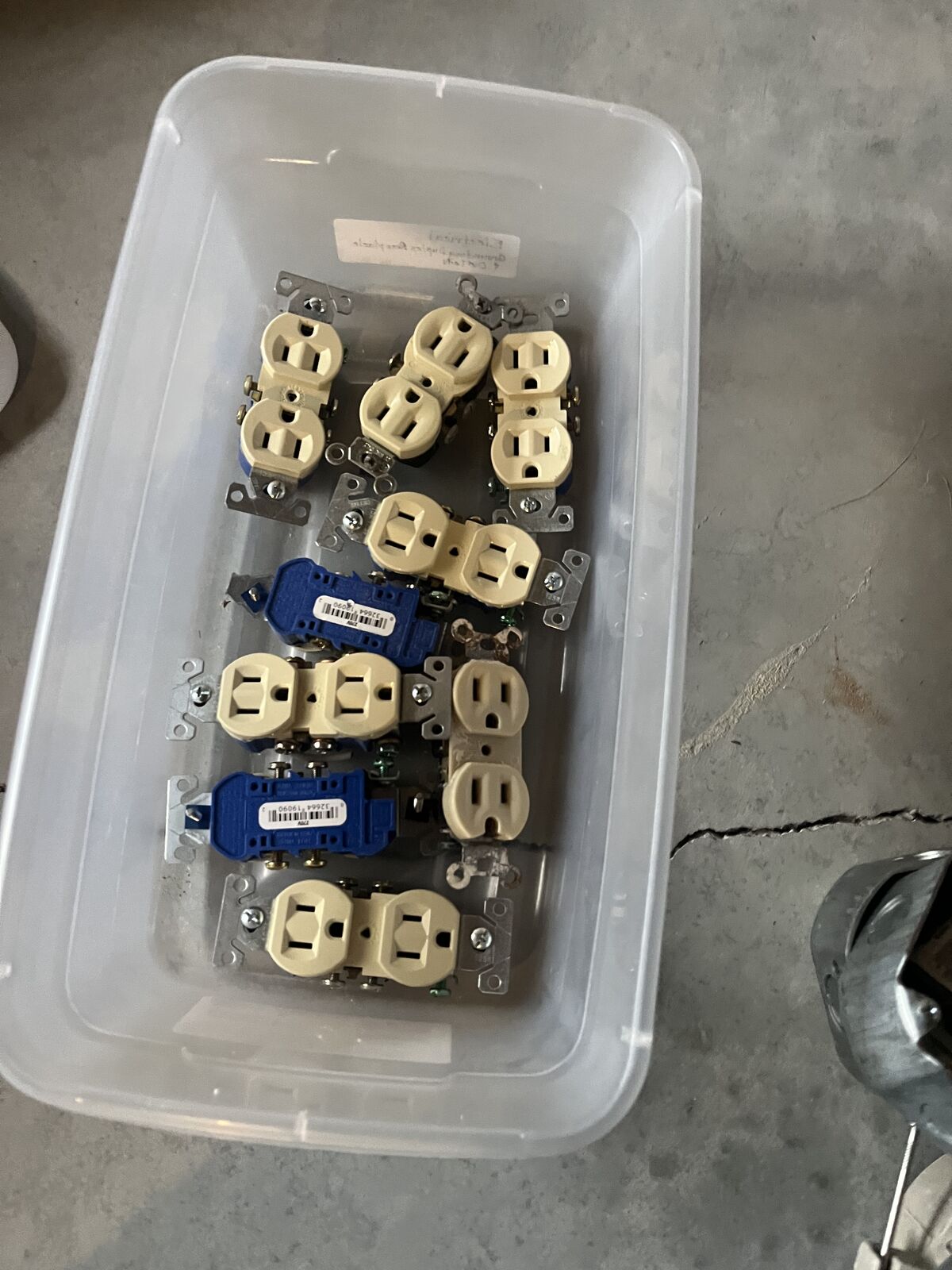 Single outlets in almond color