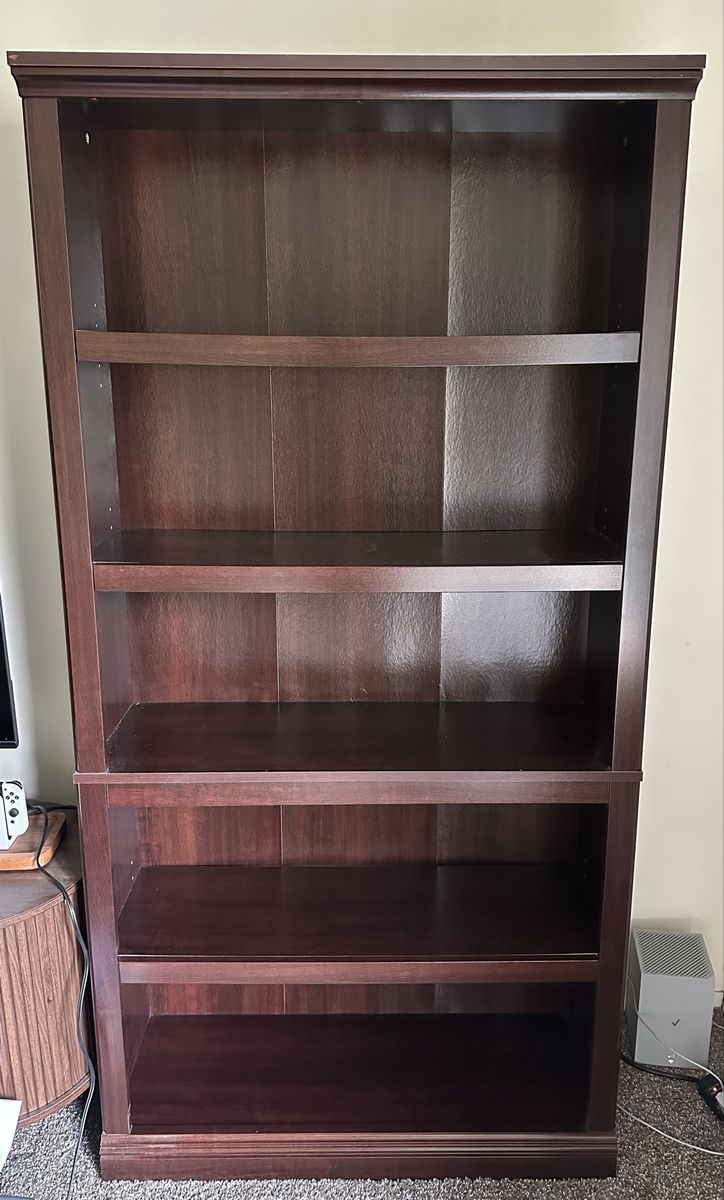 2 bookshelves/coffee table set