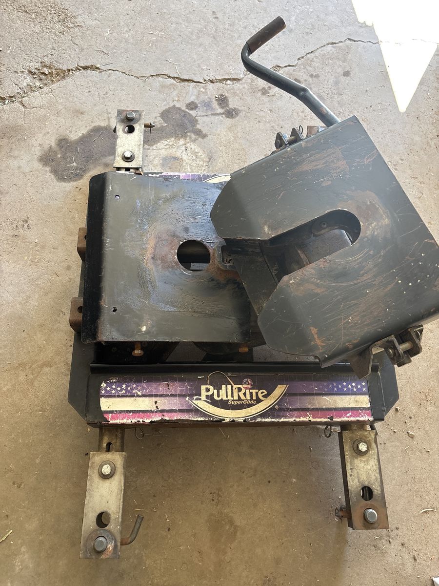 PullRite SuperGlide Fifth Wheel Hitch - Trailer Hitch for RV/Towables