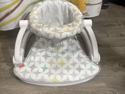 Fisher-Price Sit-Me-Up Floor Seat - Grey and Yellow Geometric Pattern