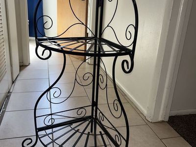 Two Tier Collapsable Metal Corner Shelf