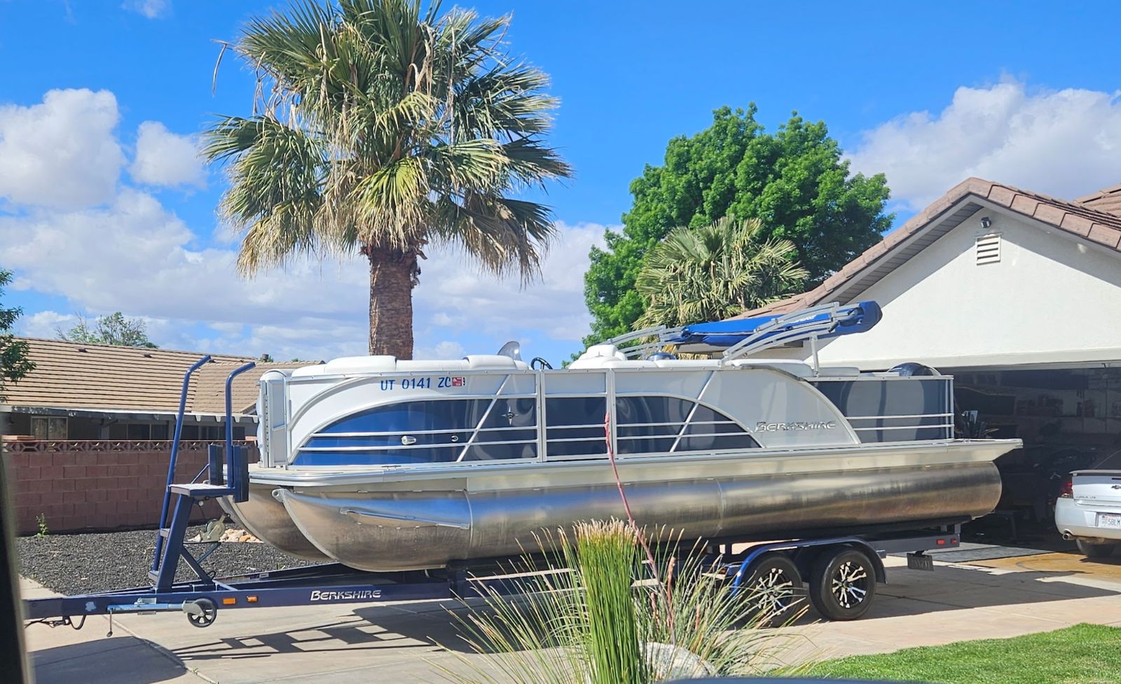 2020 Berkshire 23 RBXCBTS Tritoon / Fish & Ski Boat – 24' 
**price reduction** St George, UT.
