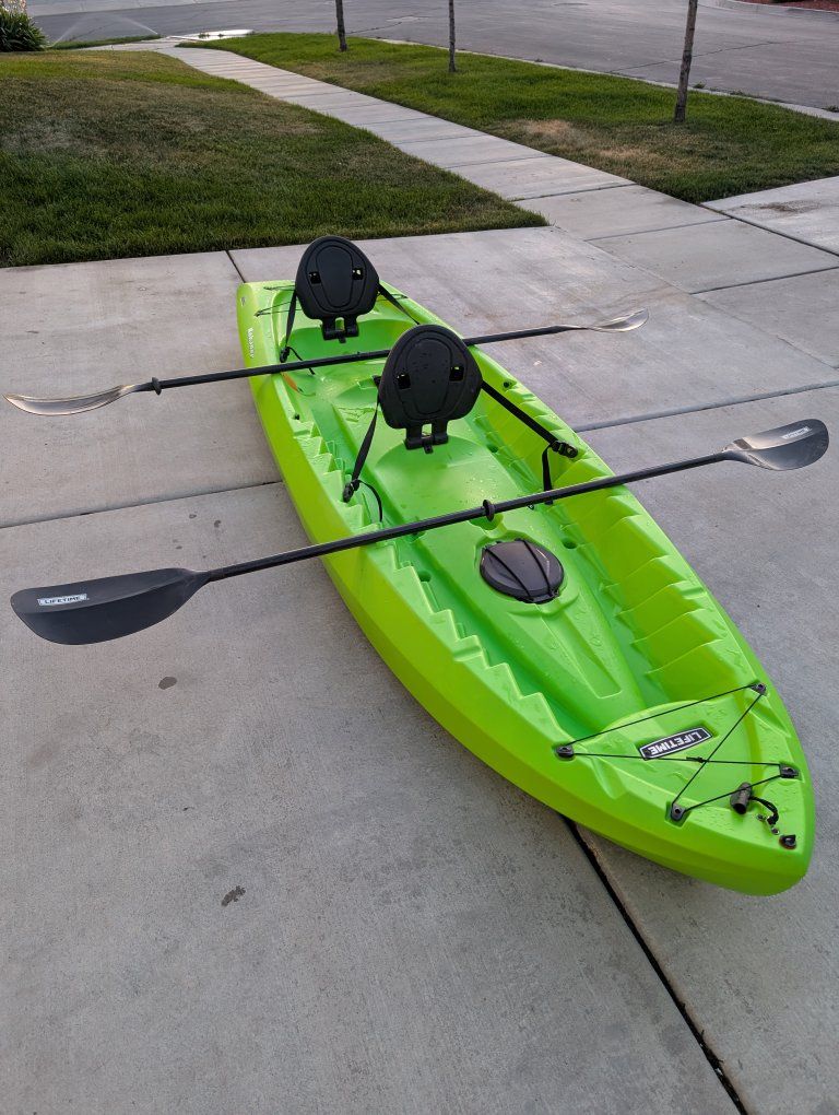 Lifetime Kokanee Tandem Kayak w/ 3 Seats & Paddles – Excellent Condition – $450 OBO