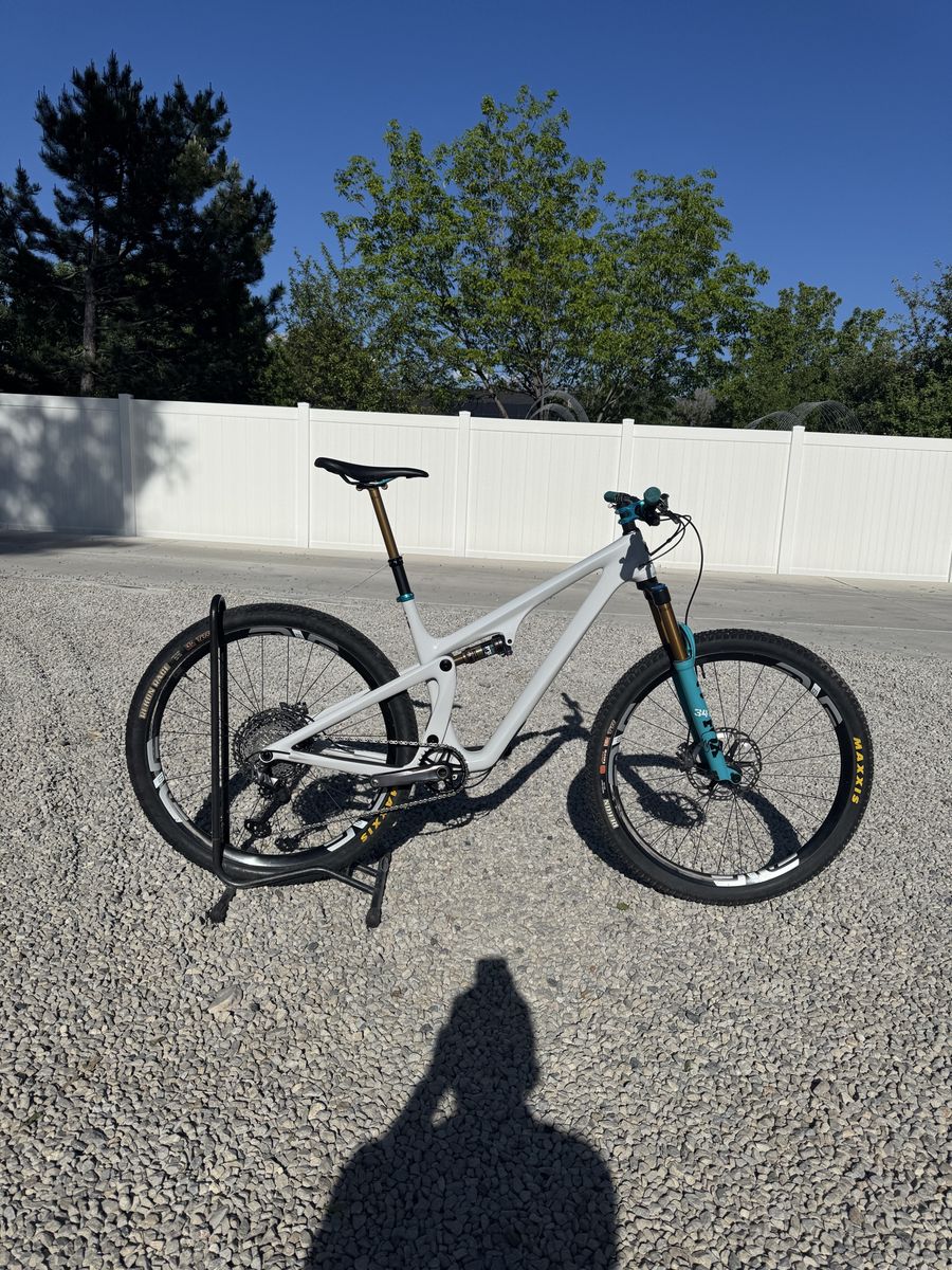 2022 Yeti SB115 Turq SE XTR - Large