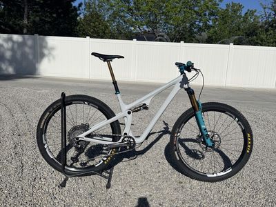 2022 Yeti SB115 Turq SE XTR - Large