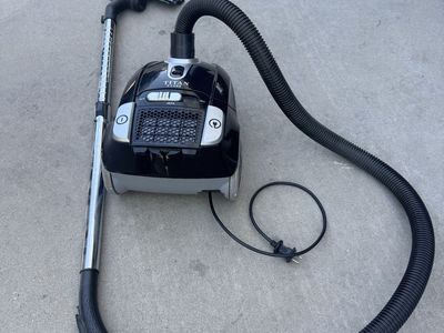 Titan T1400 Canister Vacuum Cleaner with HEPA Filter - Used