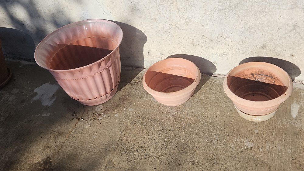 1 Terracotta Clay Pot - 4 Used Planters, Various Sizes for Garden & Patio