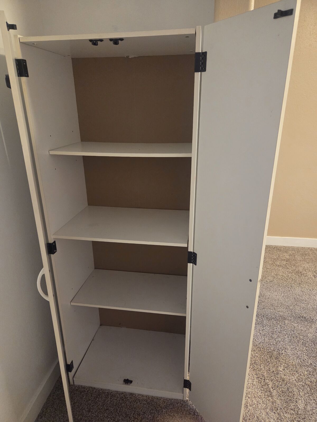 Storage cabinet