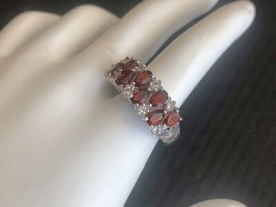 Sterling Silver Ring With Garnet And White Topaz