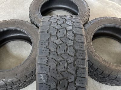 Four Toyo Open Country A/T III 295/55 R20