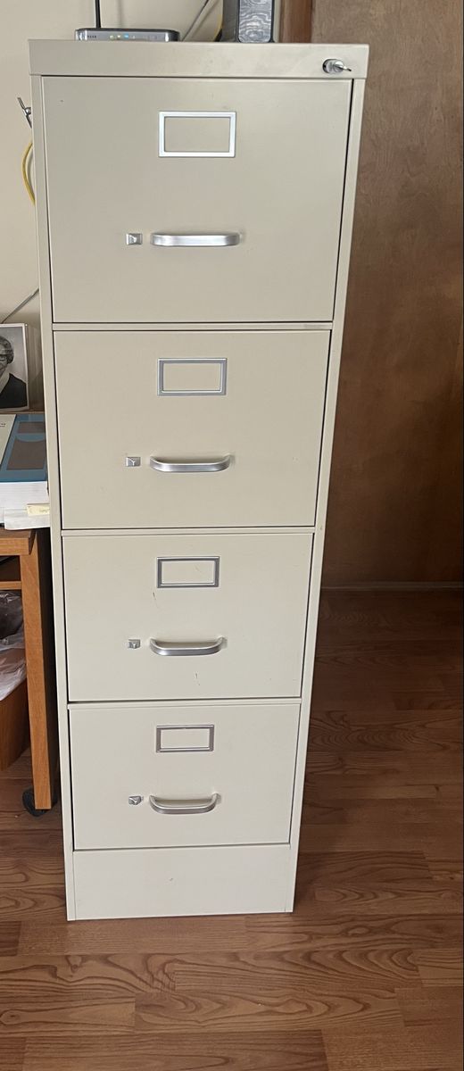 Steelcase 4 drawer metal file cabinet w/lock