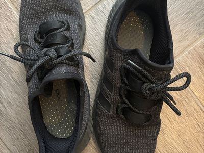 Adidas Kaptir 3.0 sneakers / size 8.5