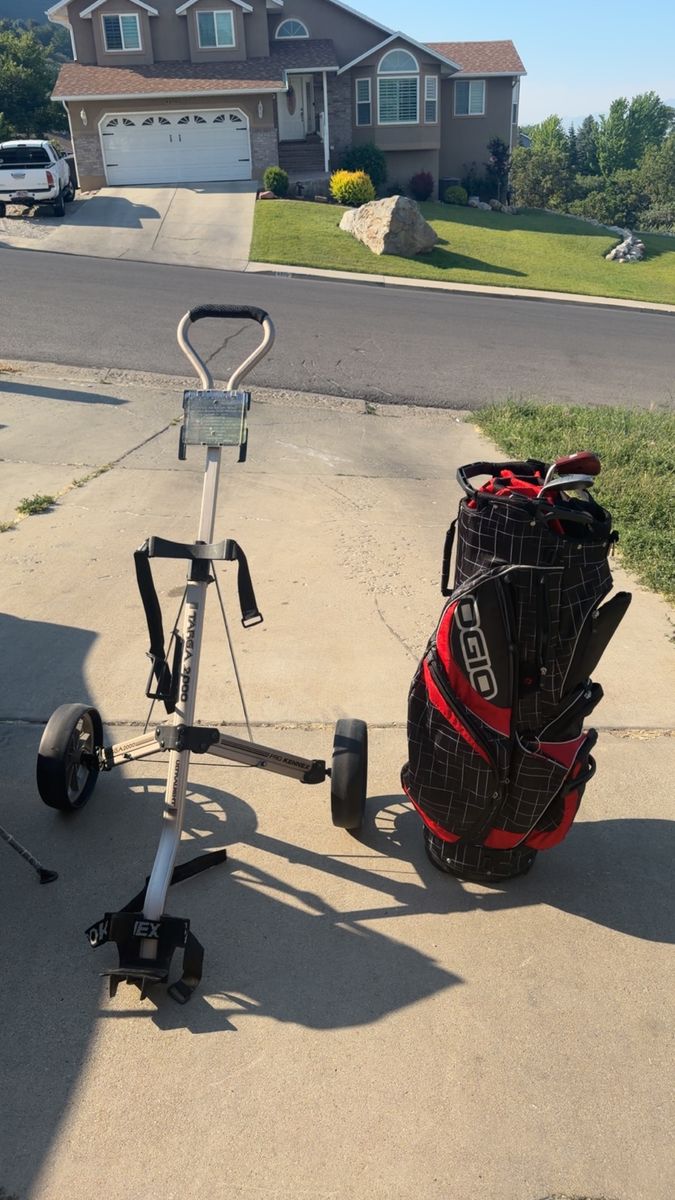 OGIO BLK RED GOLF CART BAG, CALLAWAY AND WEDGE