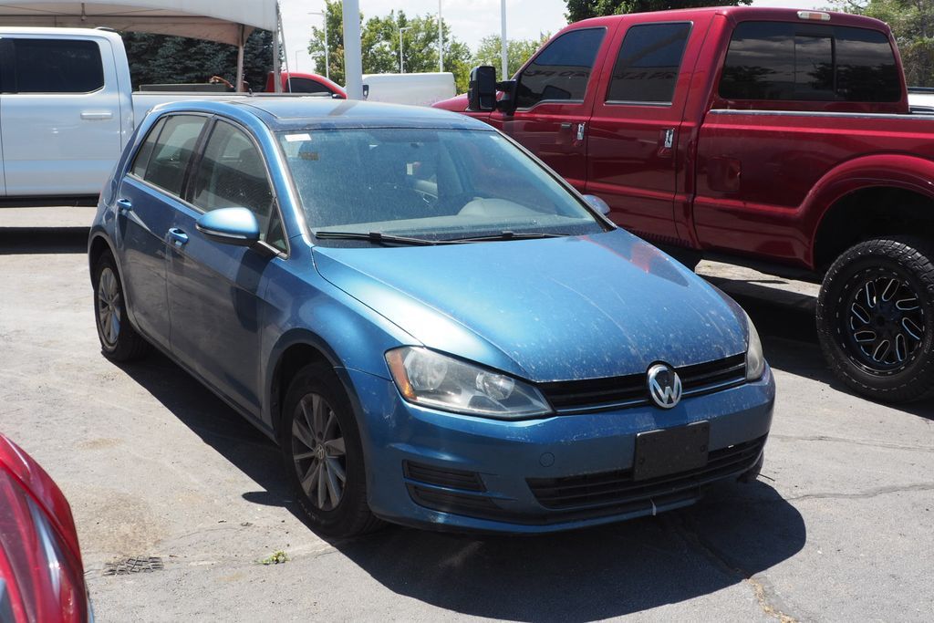 2016 Volkswagen Golf TSI S