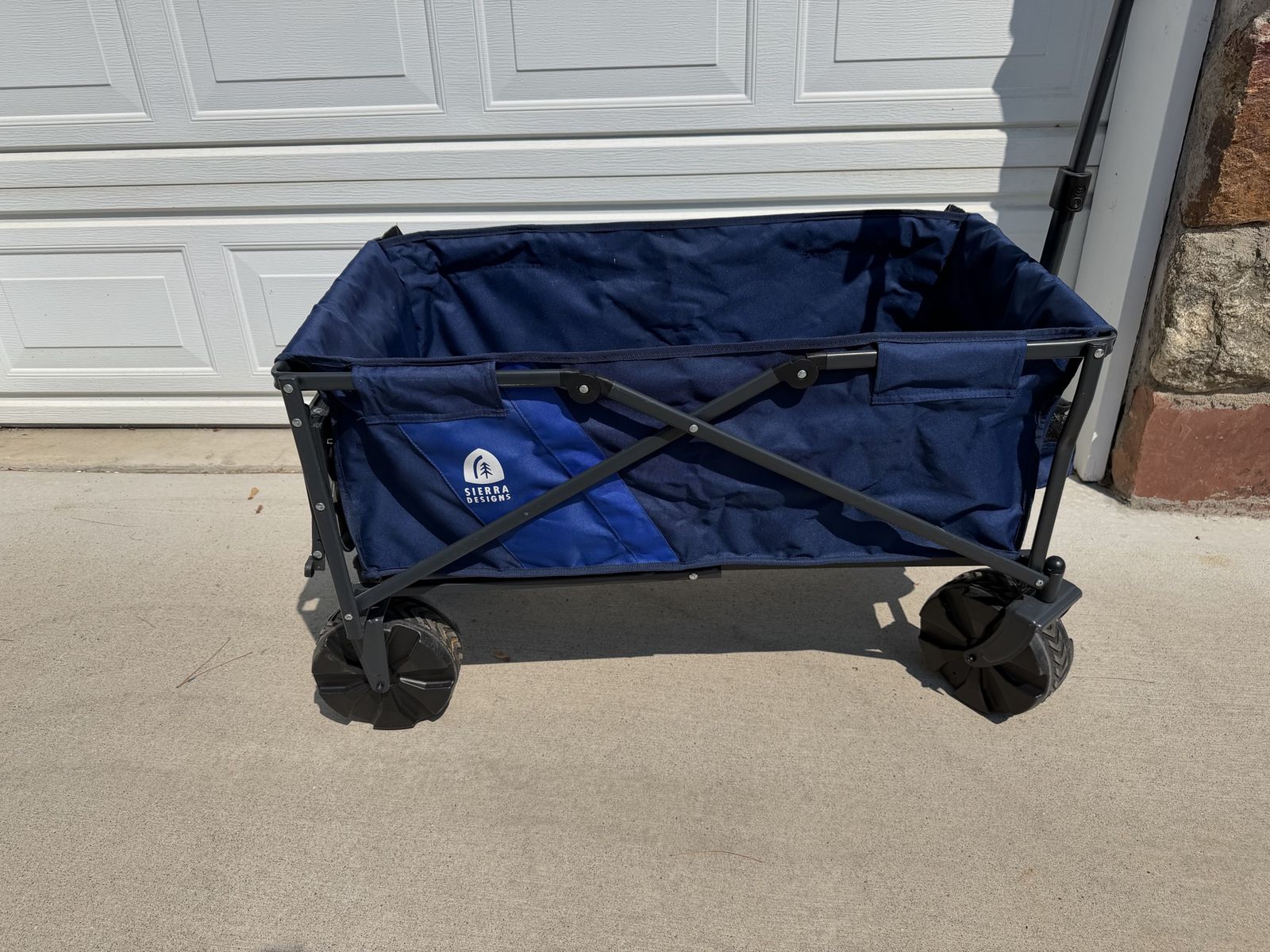 Sierra Designs Deluxe Collapsible Wagon