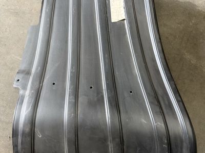 PACCAR OEM right-hand splash shield and mudflap