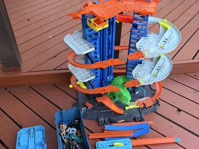 Hot Wheels Garage playset