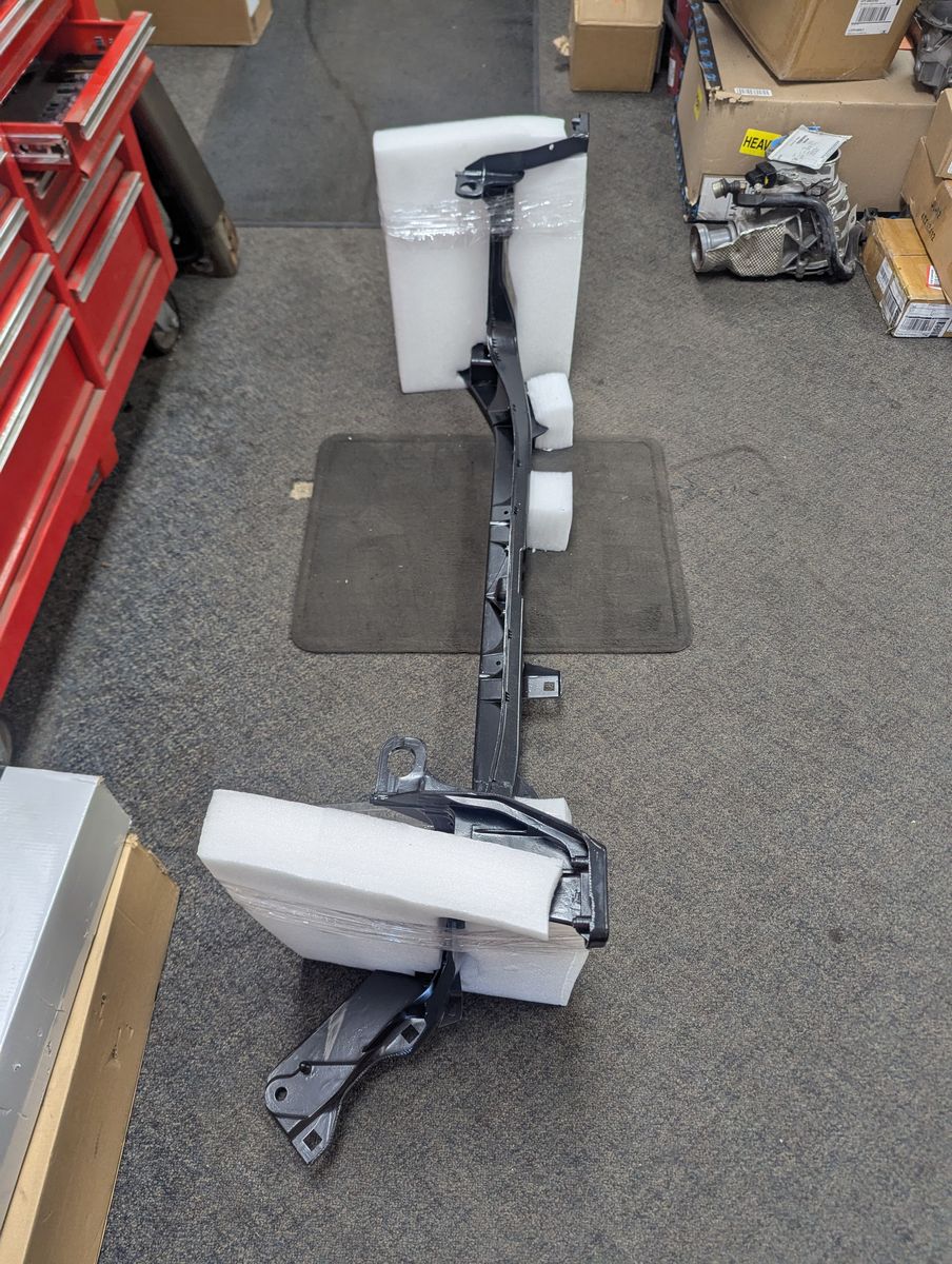Main image 3