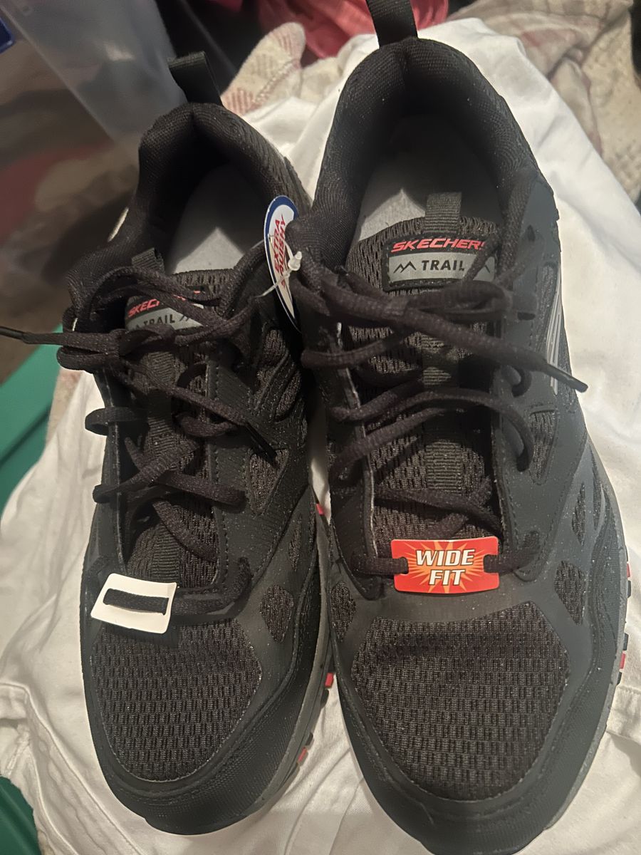 Mens 10.5 Wide Fit Skechers