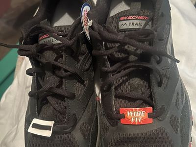 Mens 10.5 Wide Fit Skechers