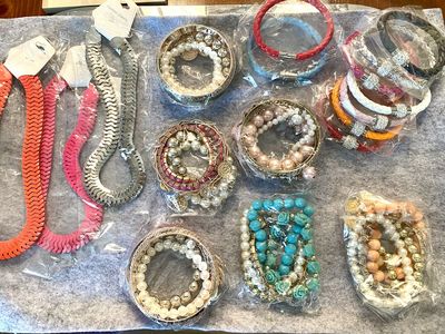 NEW- Necklaces & Bracelets, Mixed Styles, New in Packaging - Priced to sell $4-$7
