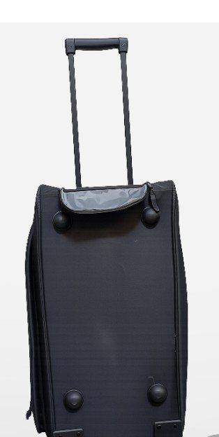 deJuno Black Rolling Duffle Bag with Retractable Handle