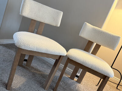 NEW Set of 2 Mahkar Sherpa Dining Chairs – Modern Boucle & Wood – 50% OFF