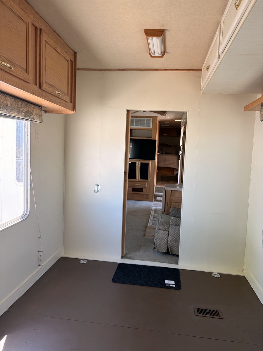 Main image 11