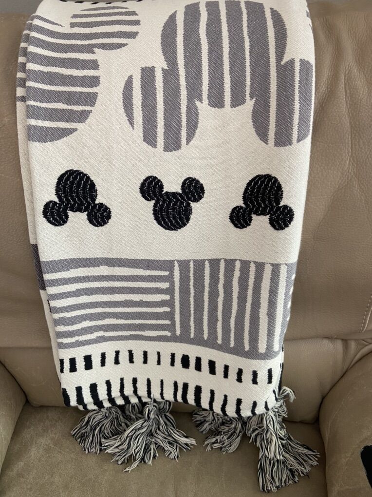 New Disney Mickey Throw Blanket