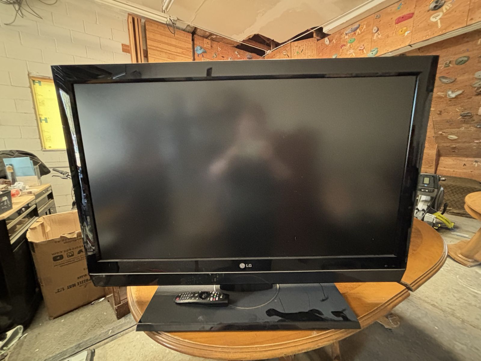 LG 42-inch LCD TV with Remote - Great for Gaming or Secondary Display