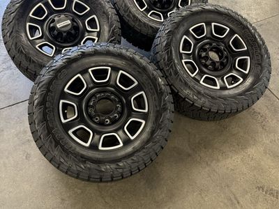 BRAND NEW 2024 f350 platinum 20in wheels/ 35x12.50r20 nittos