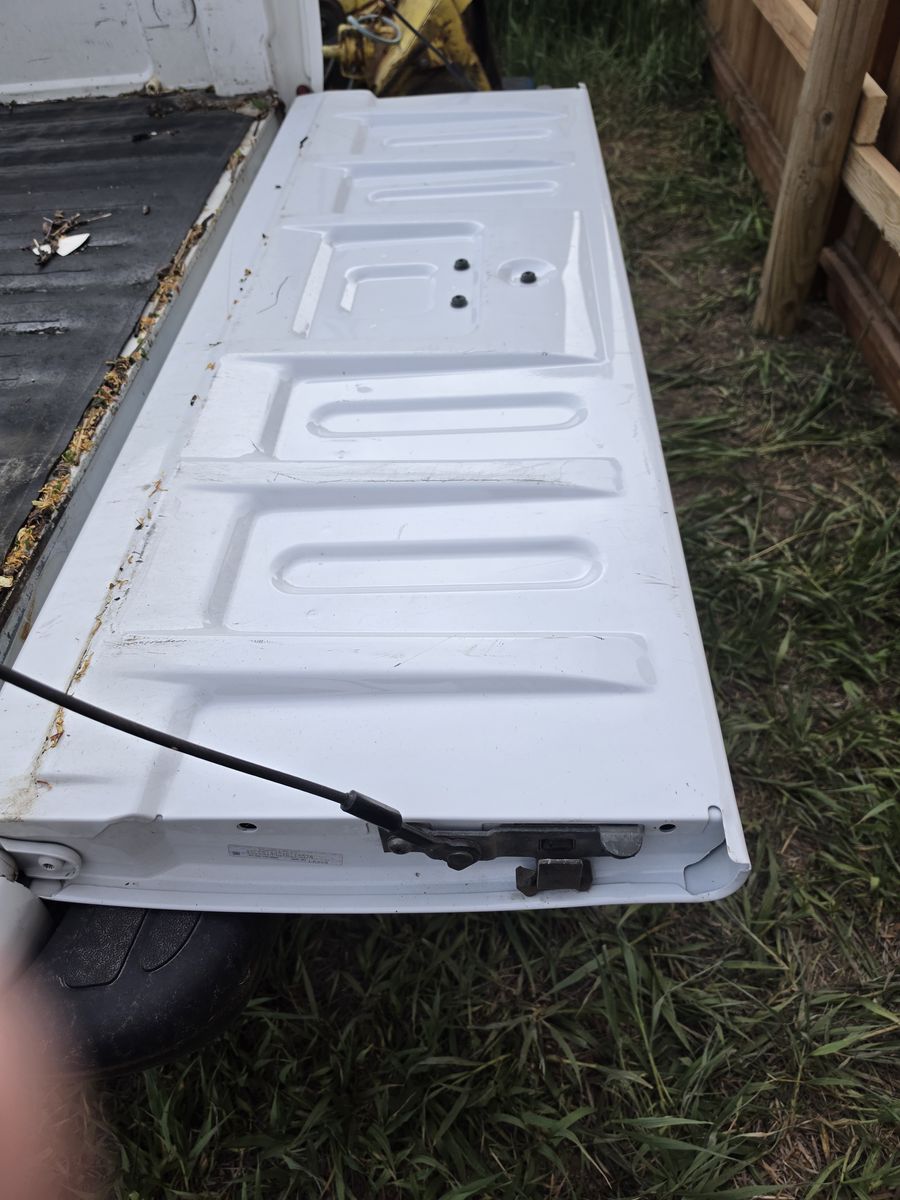 Main image 3