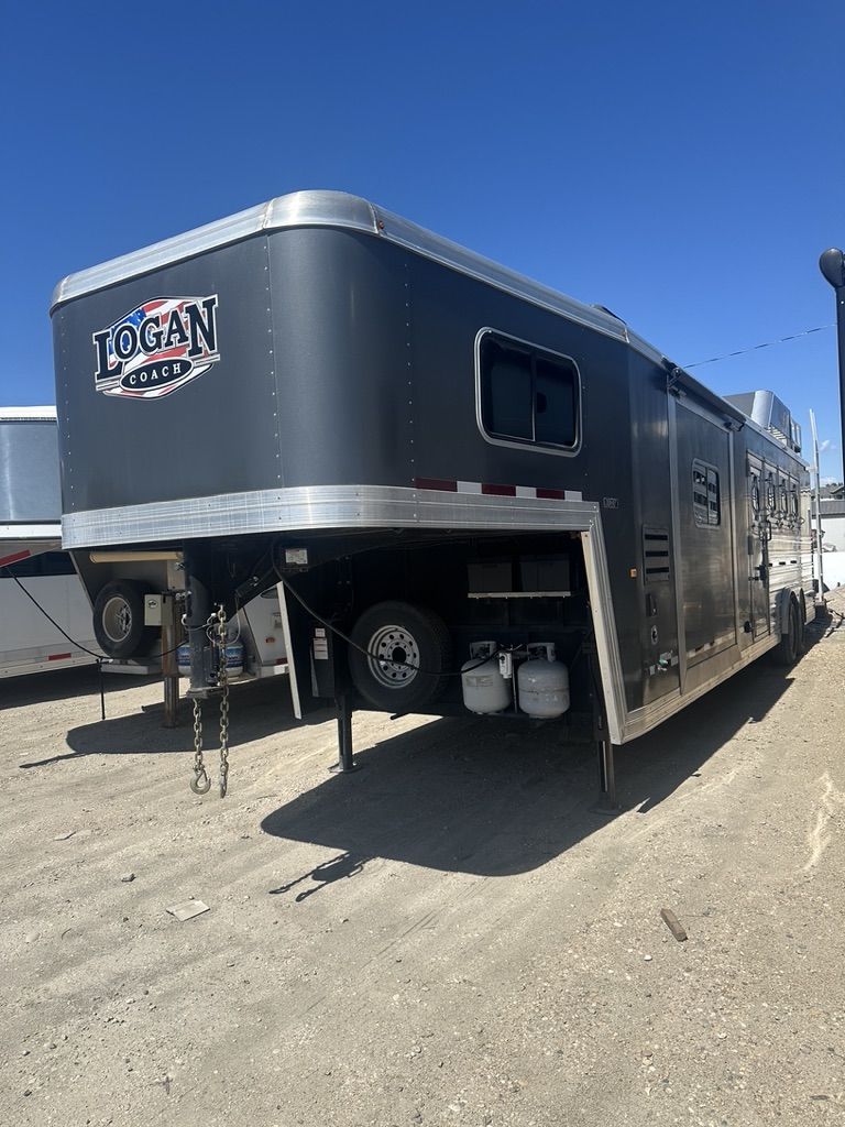 USED 2019 Logan 4 Horse Living Quarters with Generator!